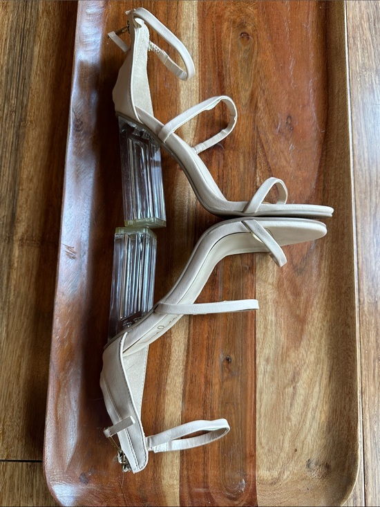 Lulus Shoes - Lulu’s Translucent Heel